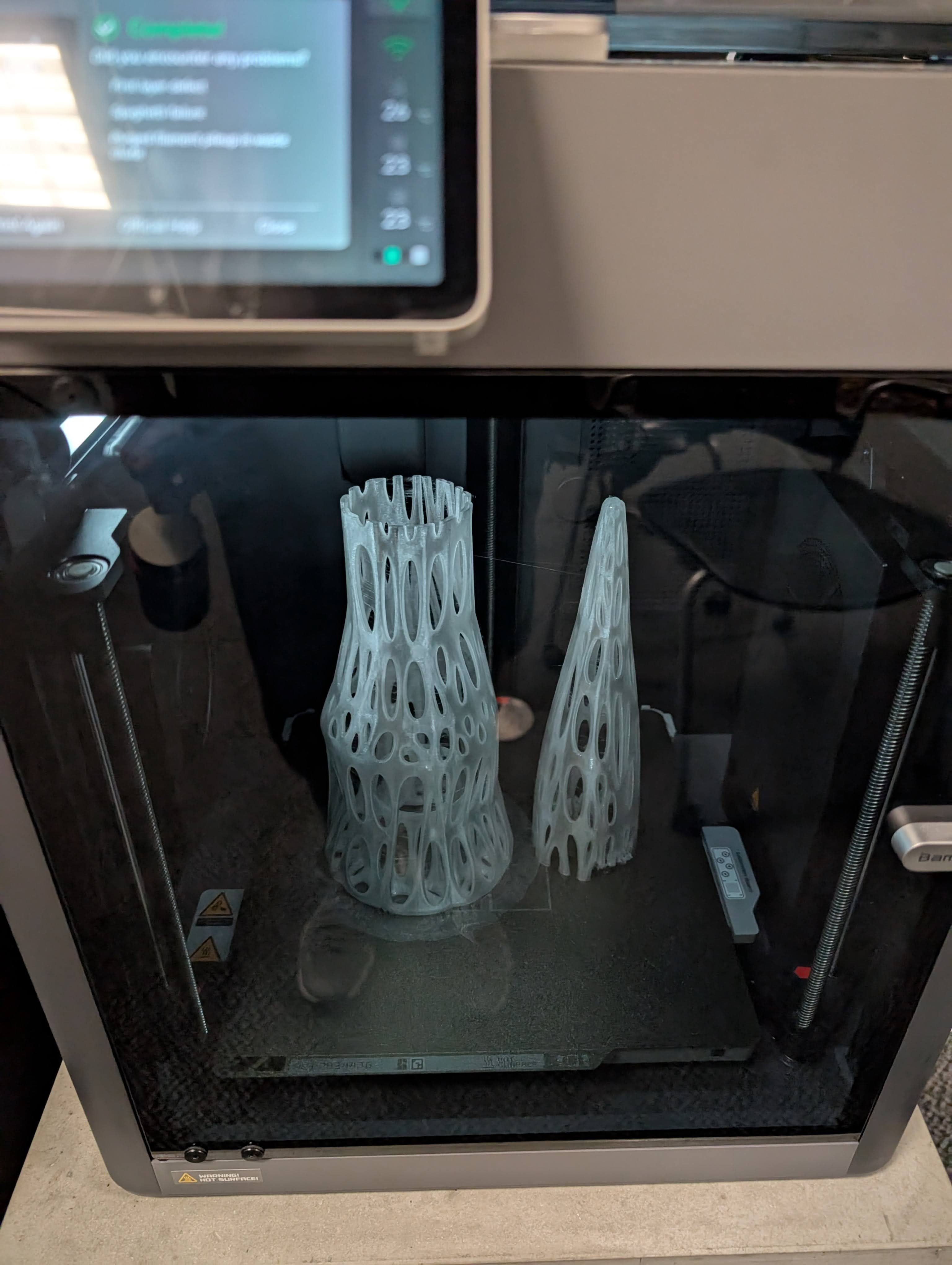 zoomed out view of 3d printing crystal 2